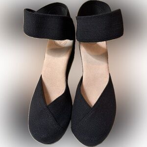 NWOT Charleston Shoe Co OBX Black Linen Wedge size 9
